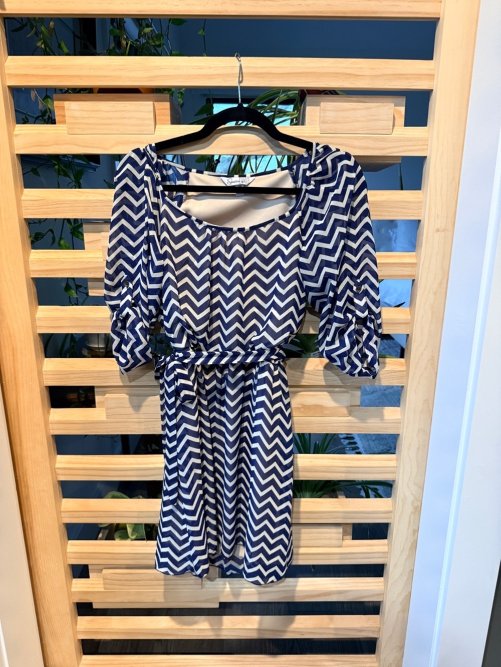 Speechless Blue White Chevron Dress Women’s Medium Lined Belted 3/4 Sleeve